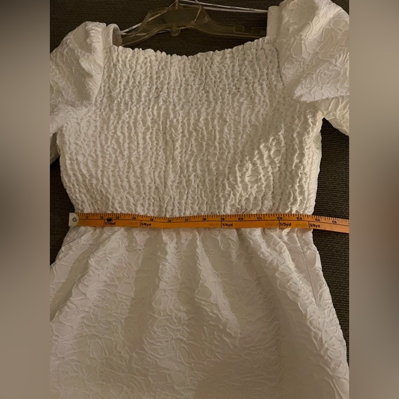 Elliatt Feminise White Puff Sleeve‎ Textured Mini Dress Size Medium - Picture 15 of 16